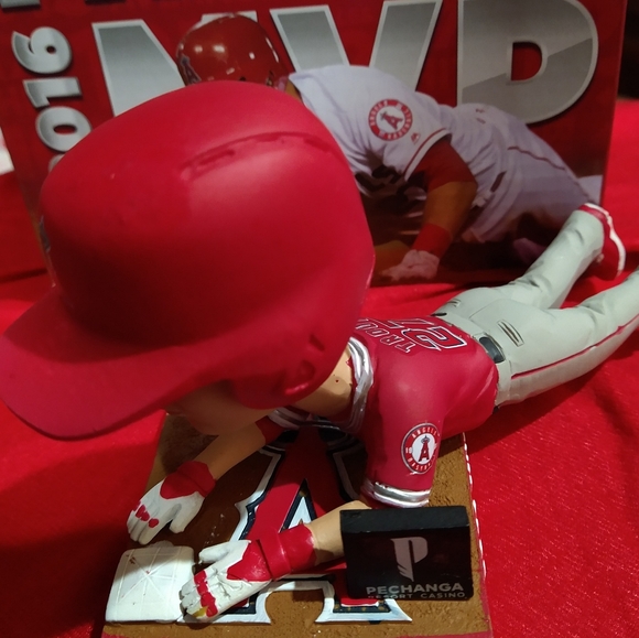 Mike Trout 2016 MVP Bobblehead - Picture 3 of 6